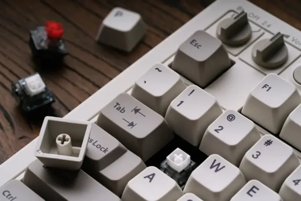 8BitDo - Retro Mechanical Keyboard - M Edition